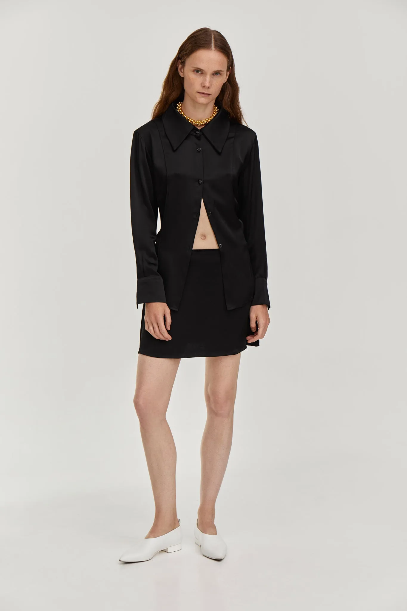 Fitted-waist silky blouse - Black