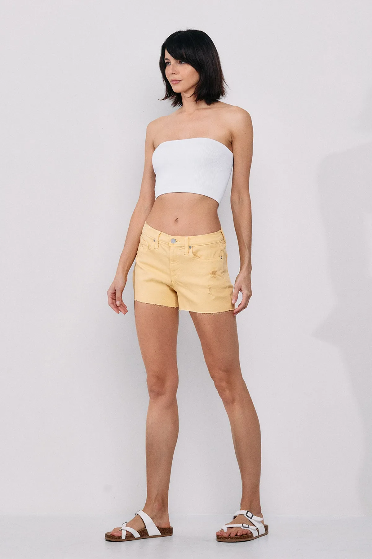 MID RISE BASIC SHORT IN BANANA YELLOW WITH RAW CUT HEM / SP-S7489BY