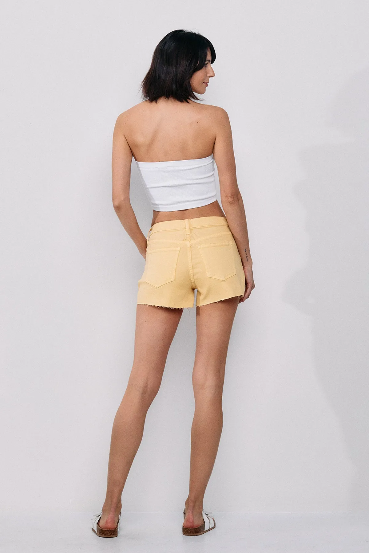 MID RISE BASIC SHORT IN BANANA YELLOW WITH RAW CUT HEM / SP-S7489BY